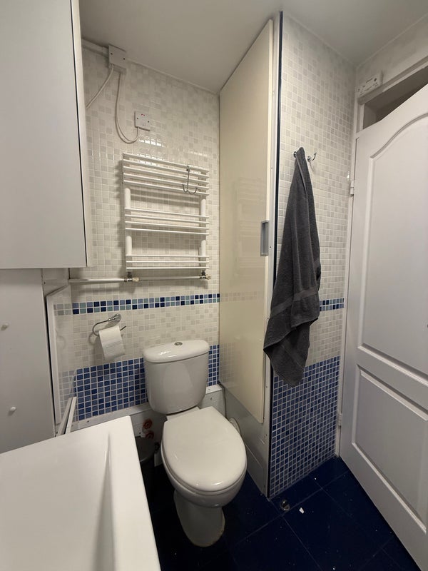 Room Evenwood Close in Greater London