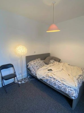 Room Hinton Road in Bristol