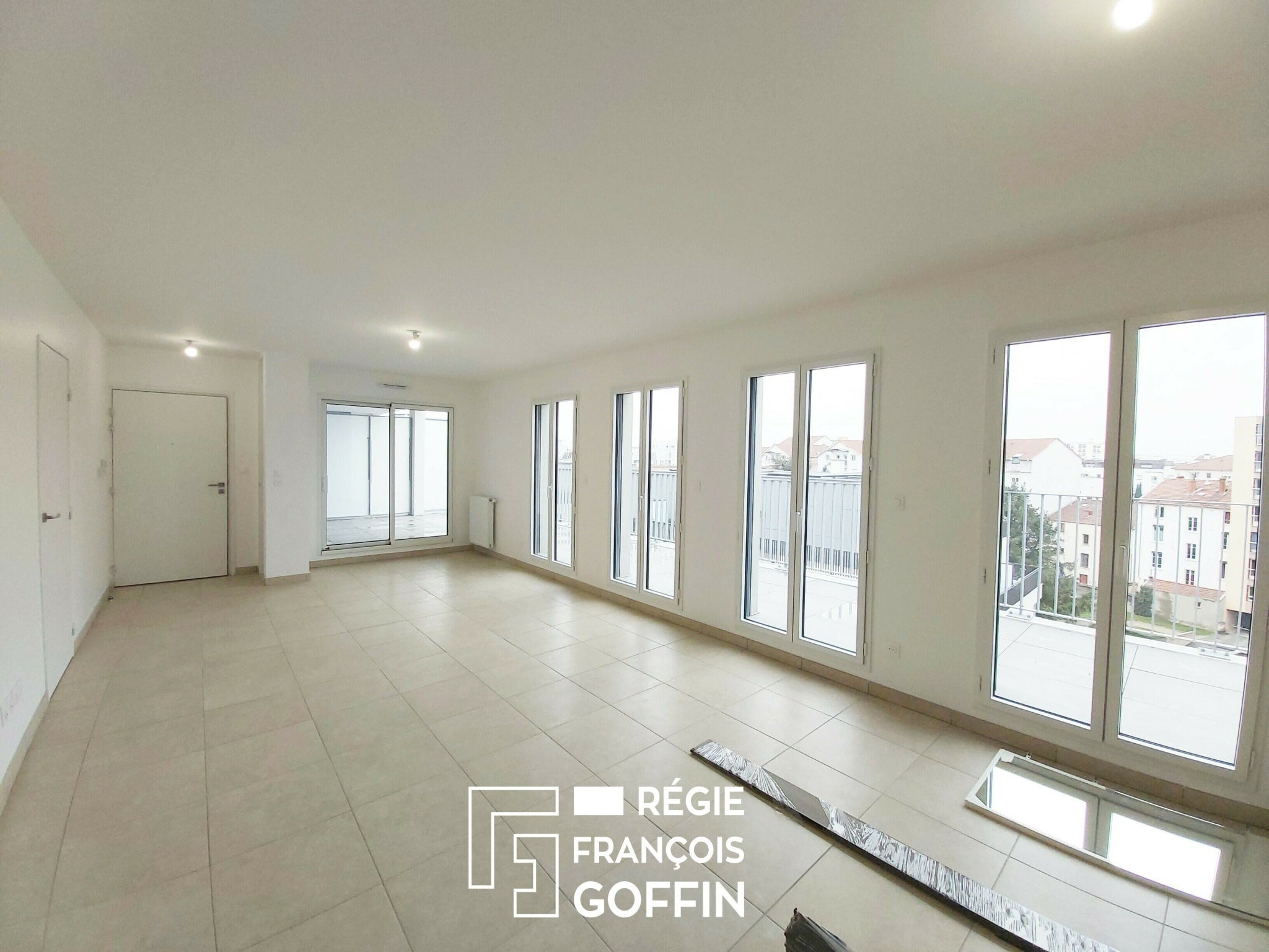 Flat Rue Antonin Perrin in Villeurbanne