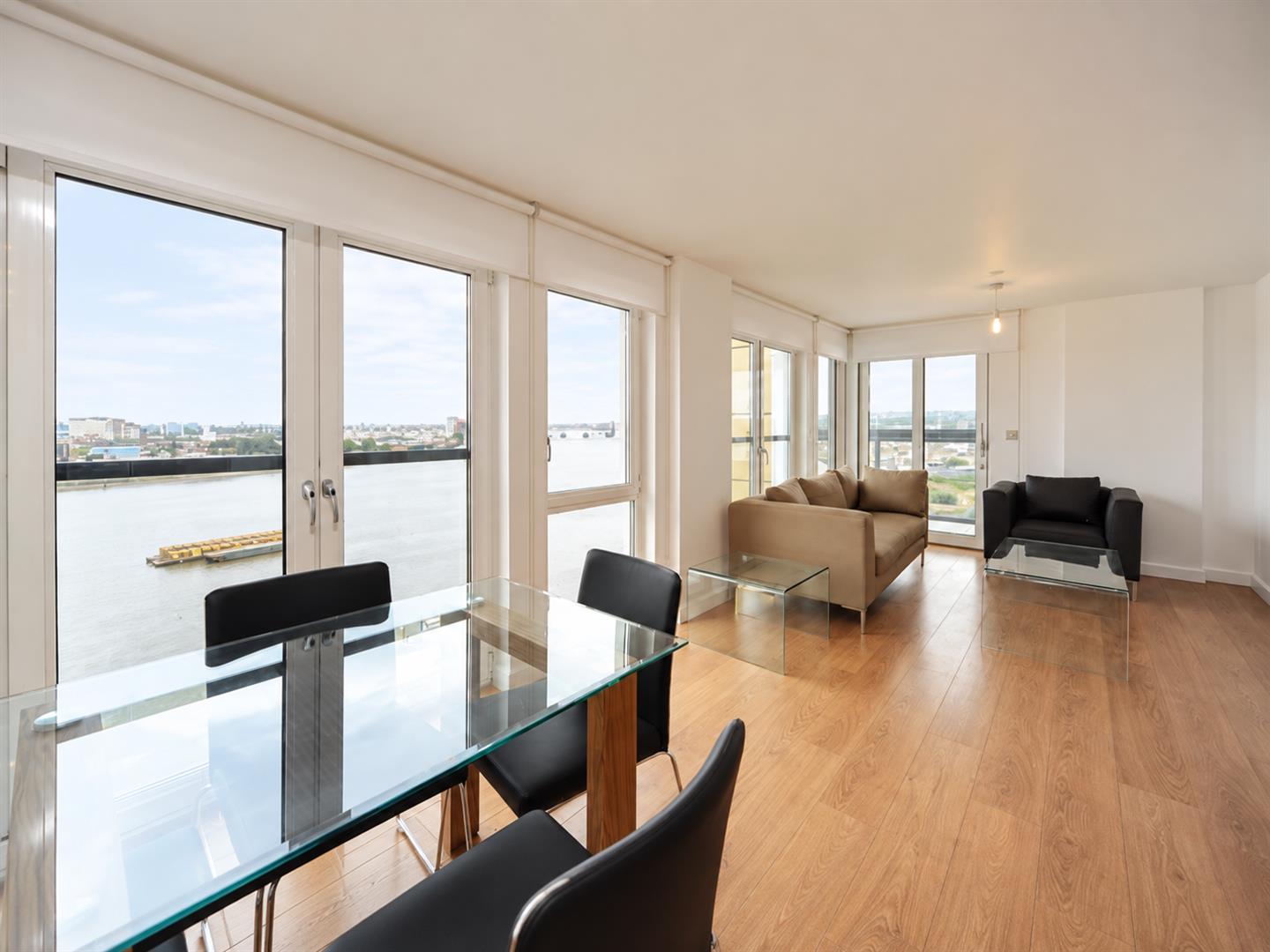 Flat Bessemer Place in Greater London
