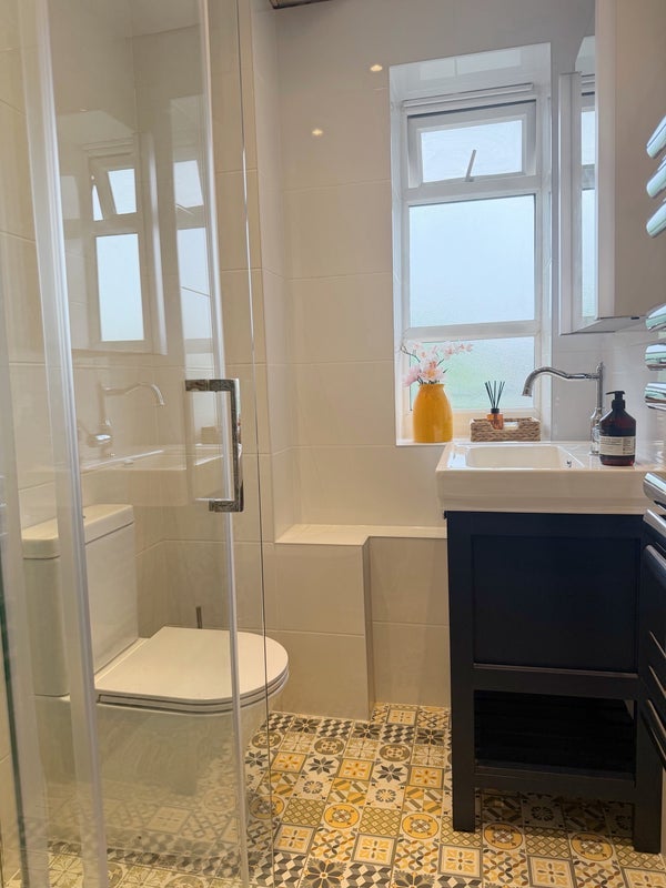 Room Lancaster Court in Greater London