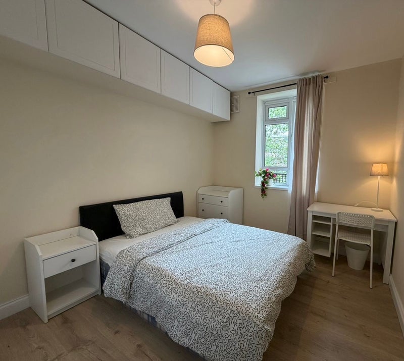 Room Lancaster Court in Greater London