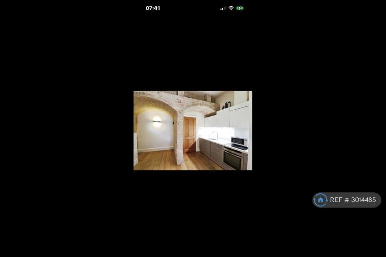 Flat Pastoral Way in Brentwood