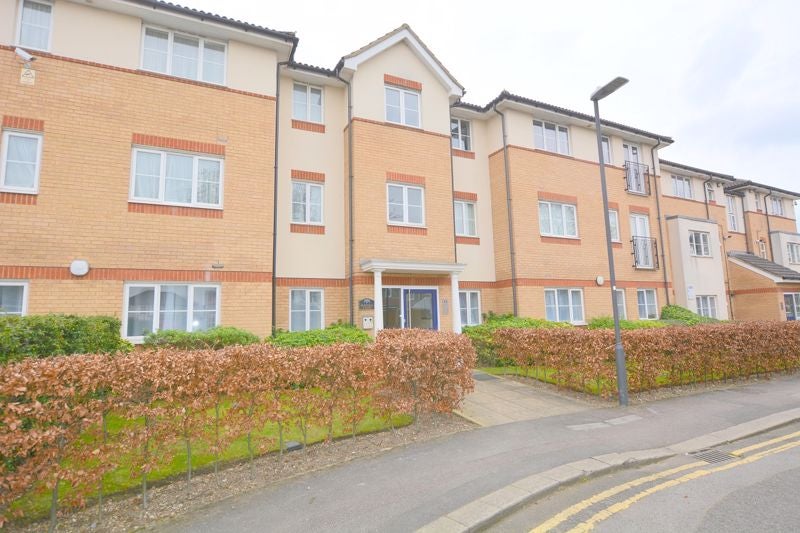 Flat Collapit Close in Greater London