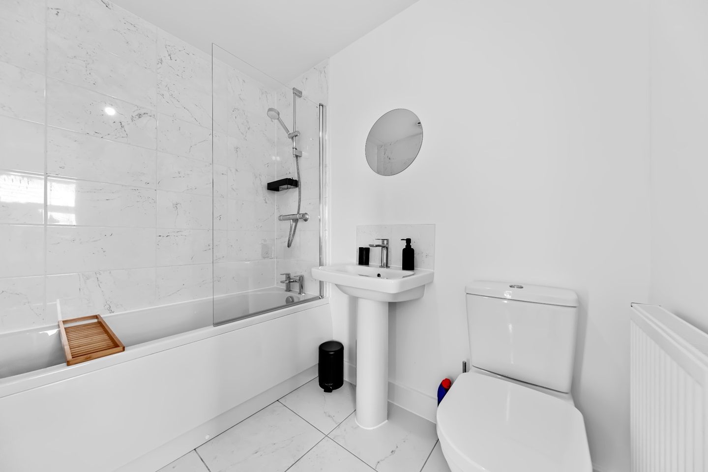 Flat Blyth Road in Greater London