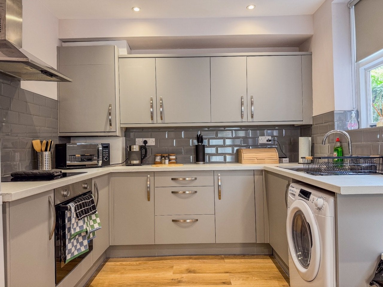 Flat Blyth Road in Greater London