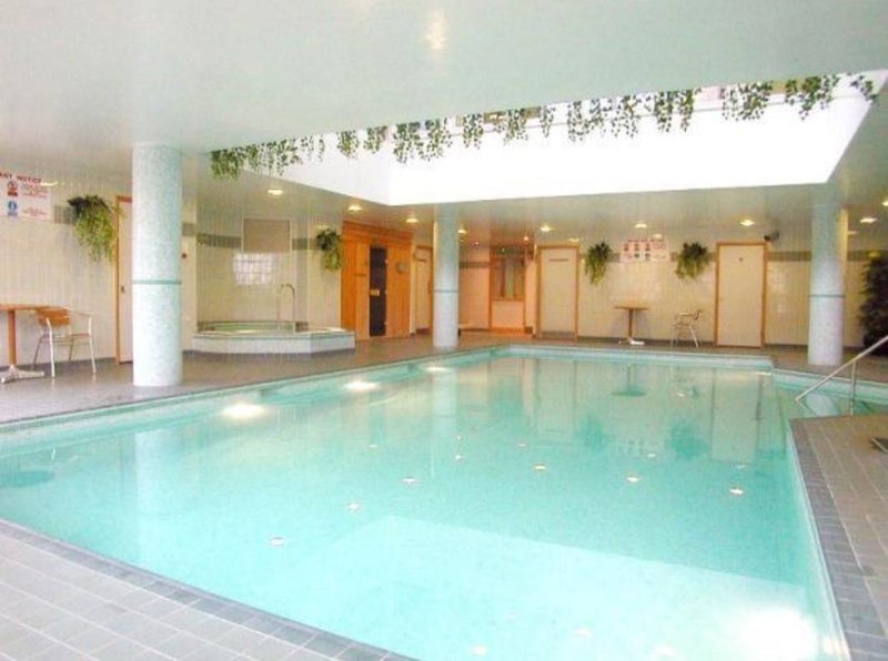 Room St. Davids Square in Greater London