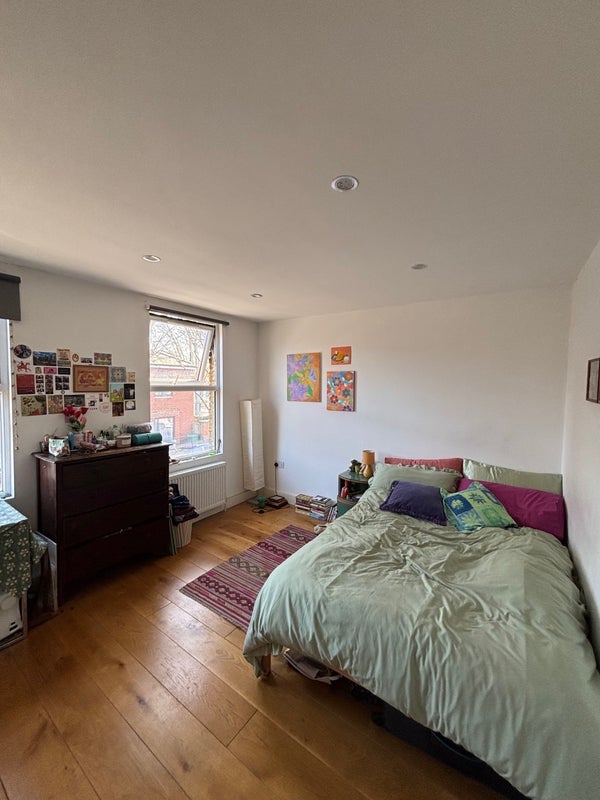 Room Holbrook Road in Greater London
