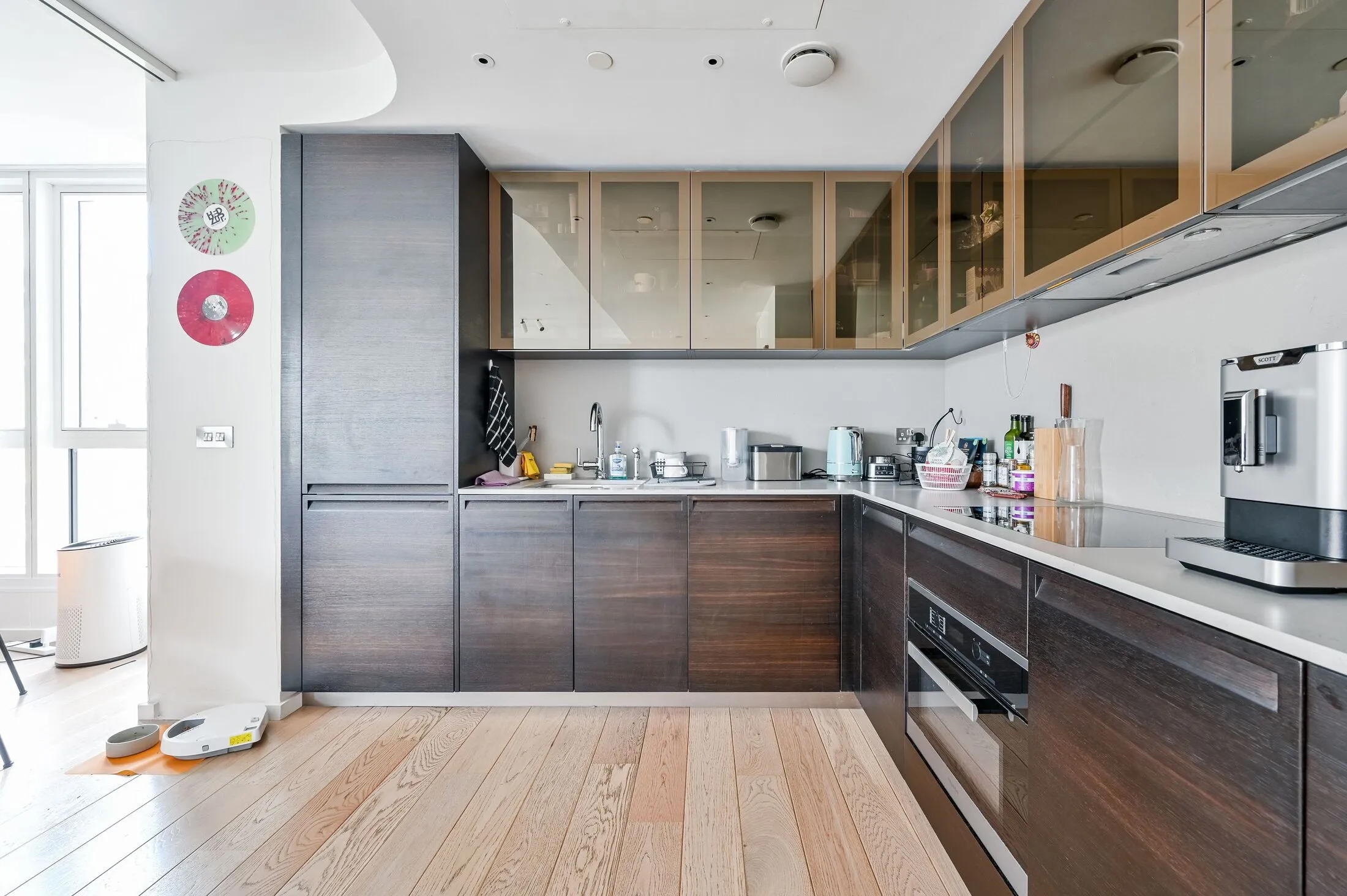 Flat Waterson Street in Greater London