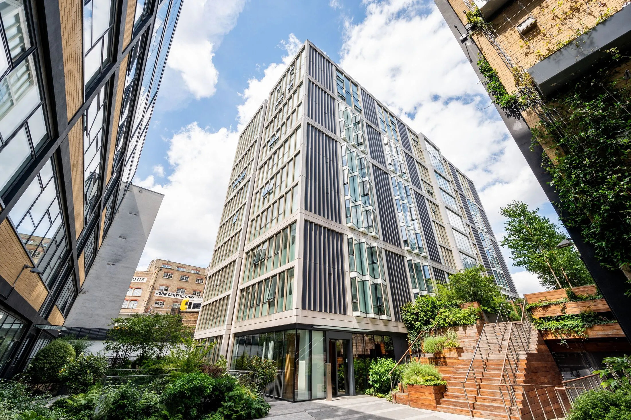 Flat Waterson Street in Greater London