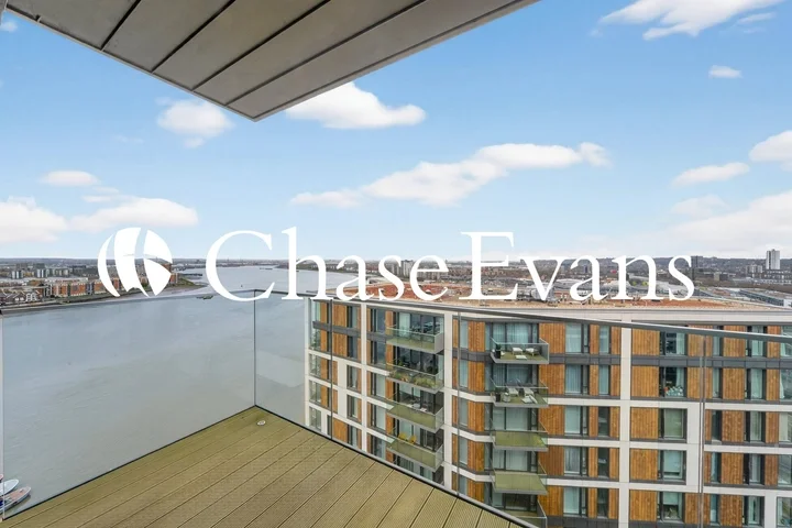Flat Duke of Wellington Avenue in Greater London