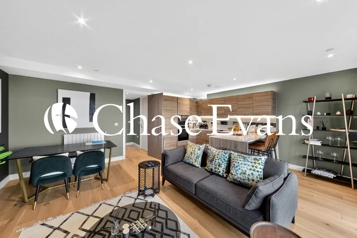 Flat Duke of Wellington Avenue in Greater London