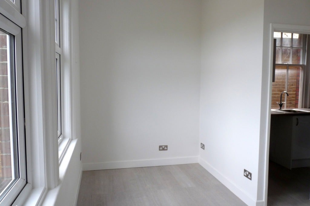 Flat Leafy Lane in Maidstone