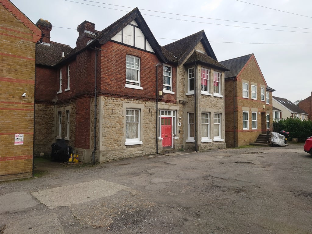 Flat Leafy Lane in Maidstone