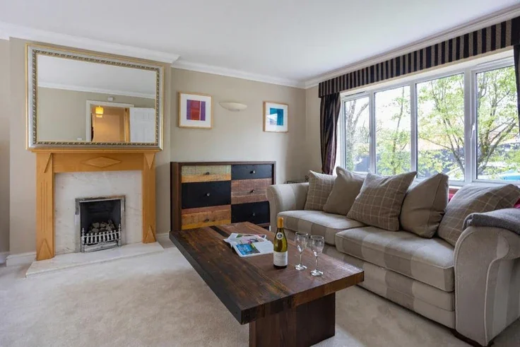 House Castle Way in Greater London
