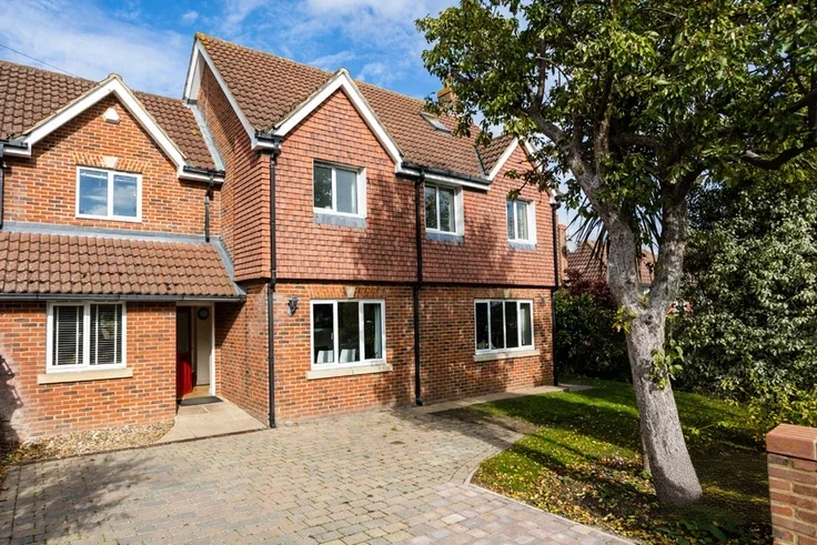 House Castle Way in Greater London