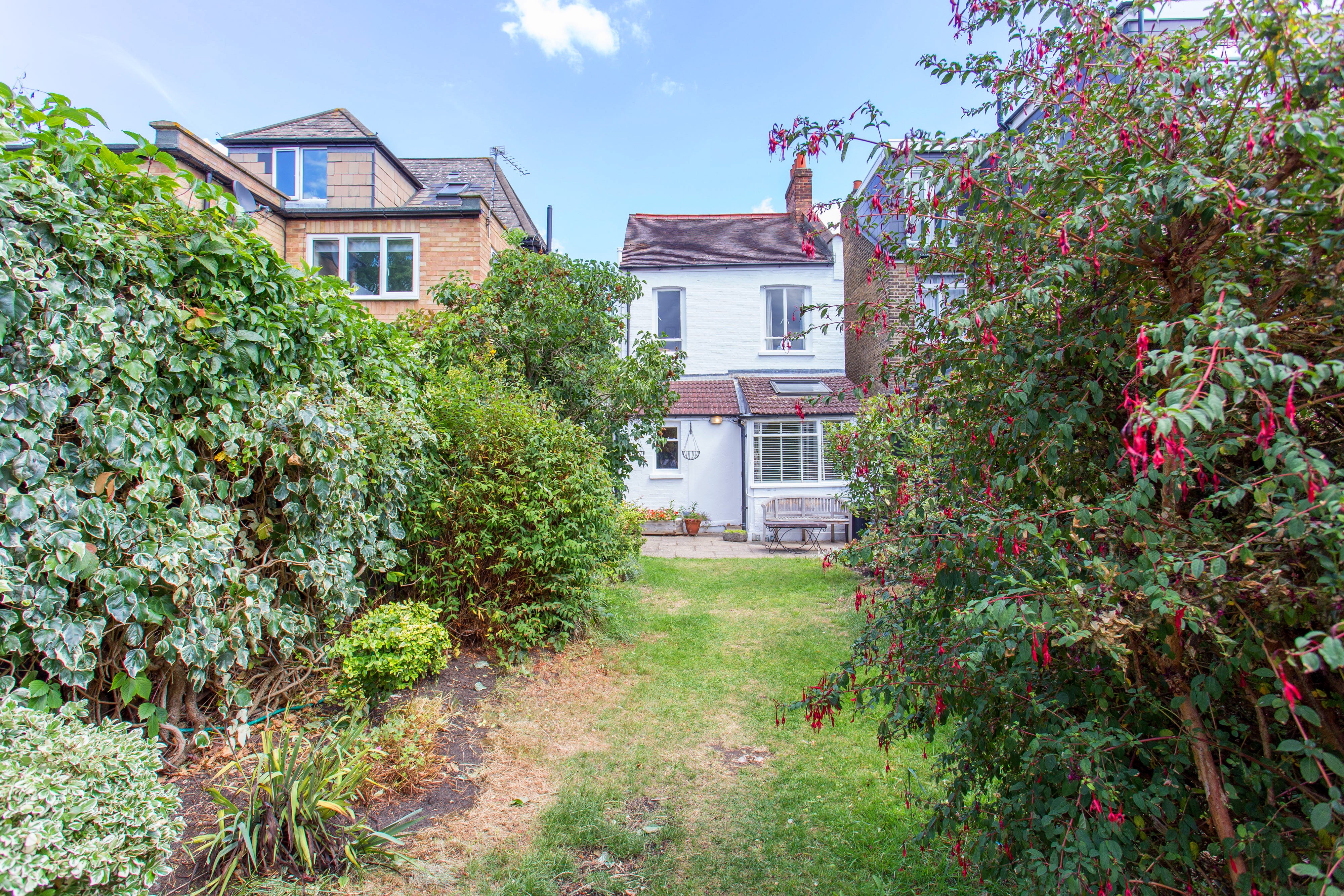 House Chestnut Road in Greater London