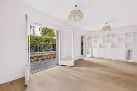 Flat Rue de Chézy in Neuilly-sur-Seine