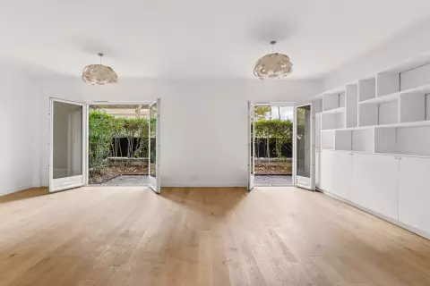 Flat Rue de Chézy in Neuilly-sur-Seine