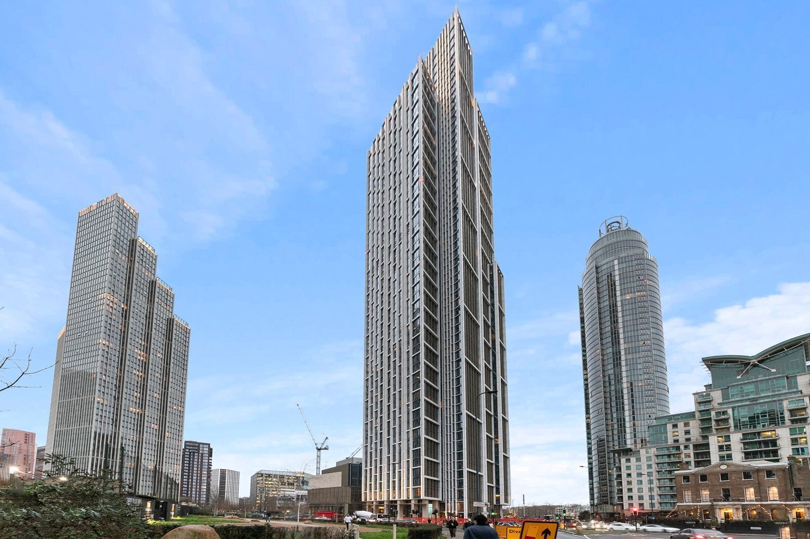 Flat Nine Elms Lane in Greater London