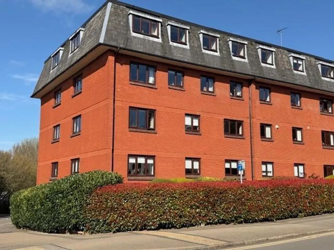 Flat Northfield Avenue in Kettering