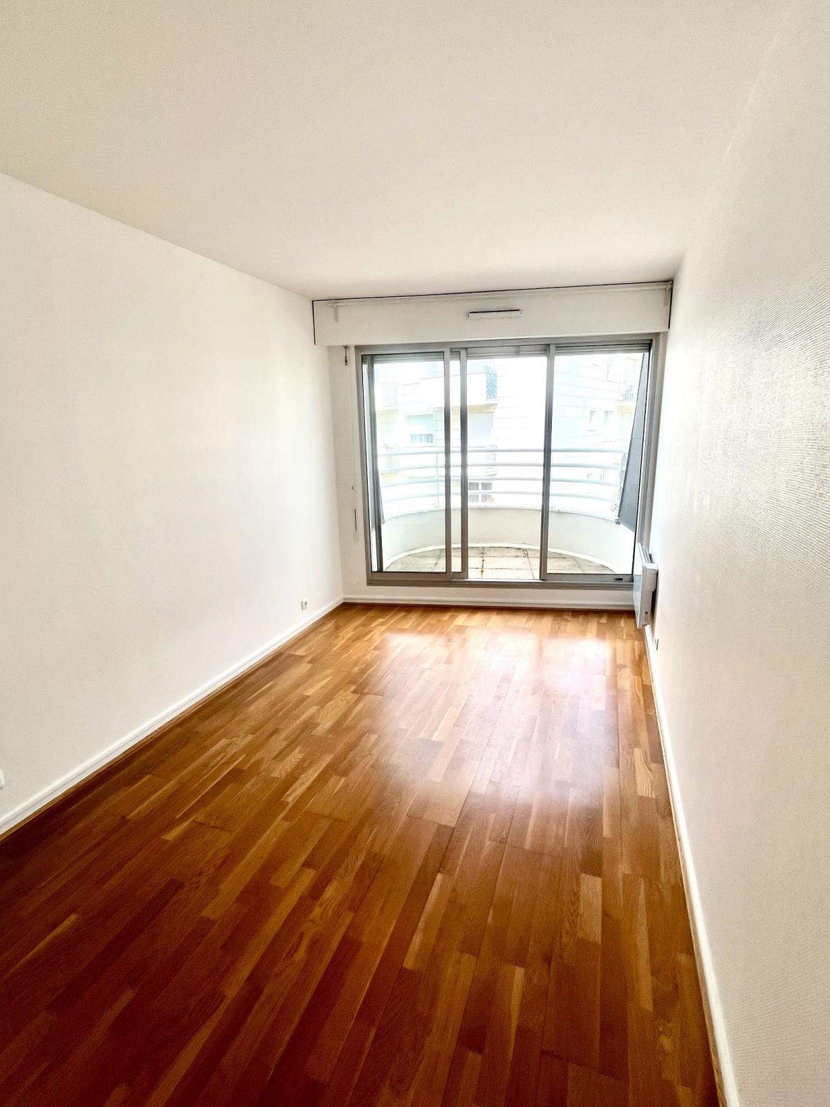 Flat Rue d'Alleray in Paris