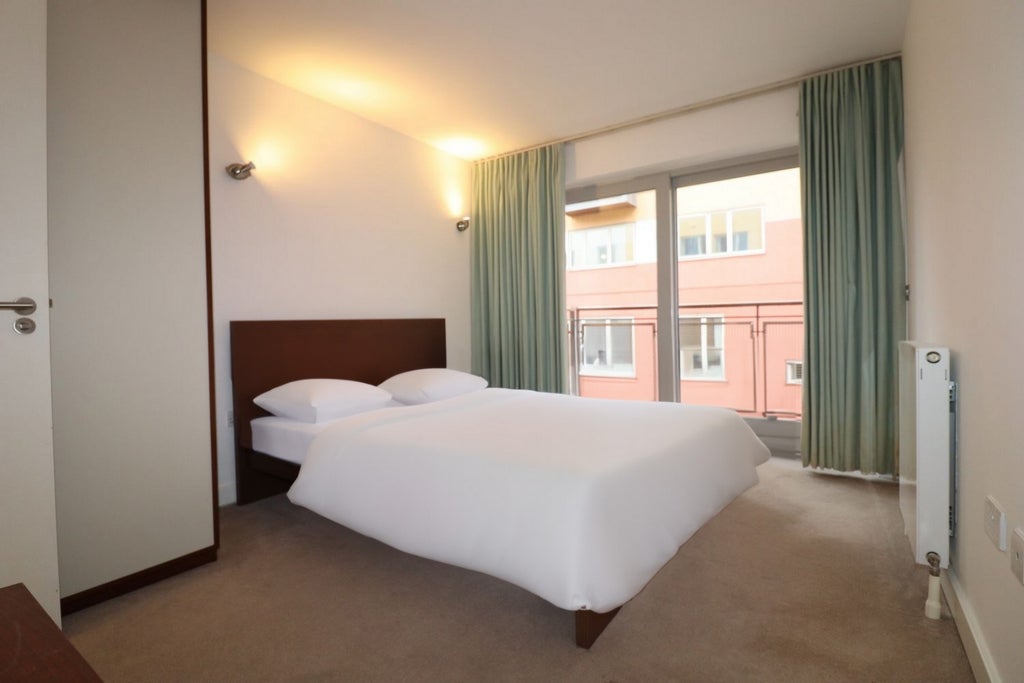 Room Globe Road in Greater London