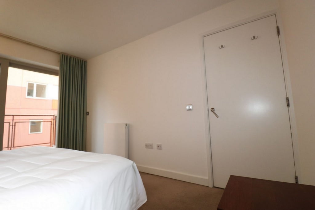Room Globe Road in Greater London