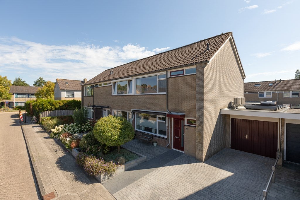 Huis De Roeden 21 in Bolsward