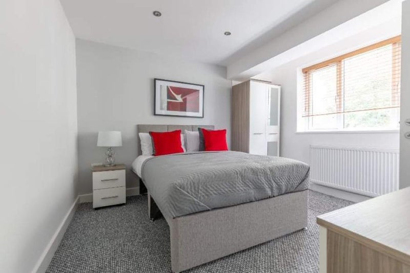 Room Clickett Hill in Basildon