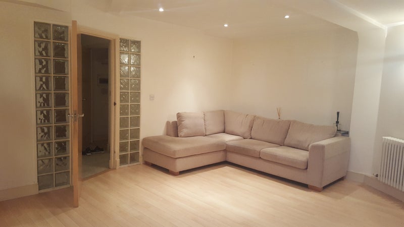 Room Melfield Gardens in Greater London