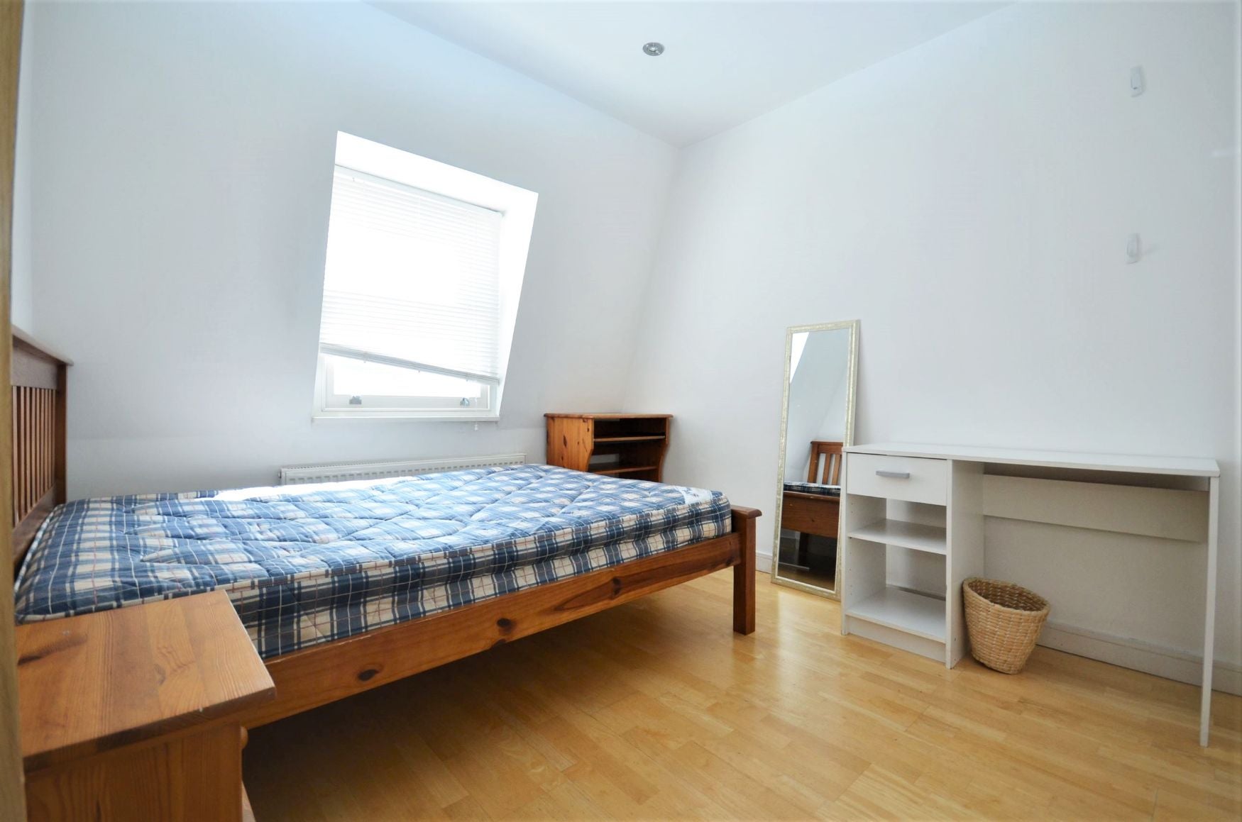 Flat Frampton Street in City of Westminster