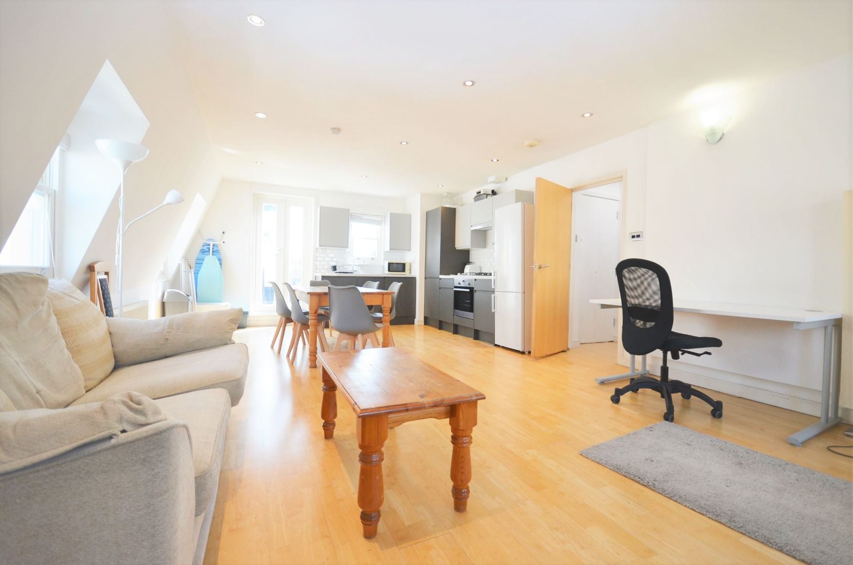 Flat Frampton Street in City of Westminster