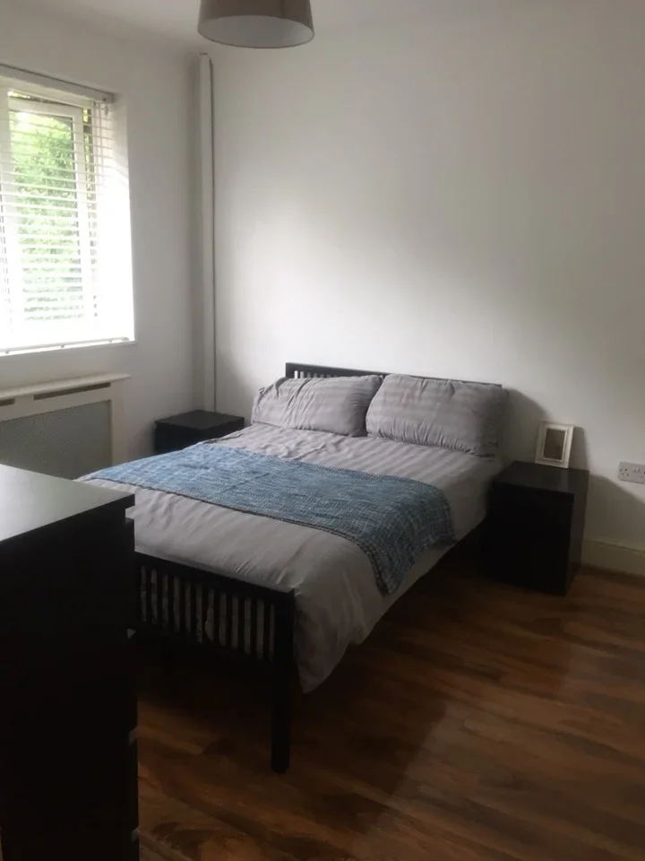 House Avis Square in Greater London