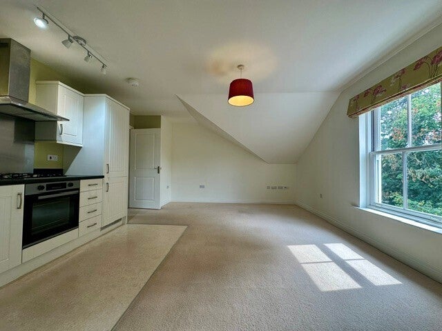 Flat Winton Close in Winchester