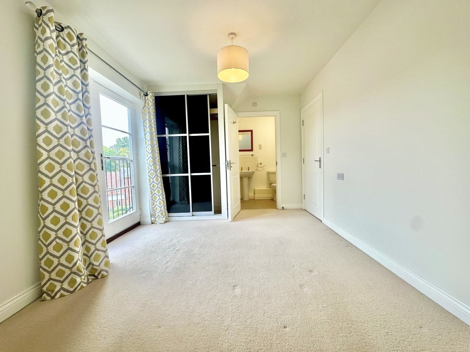 Flat Winton Close in Winchester