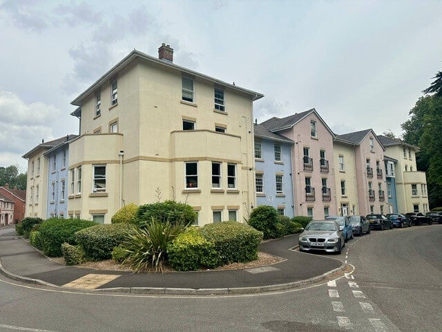Flat Winton Close in Winchester