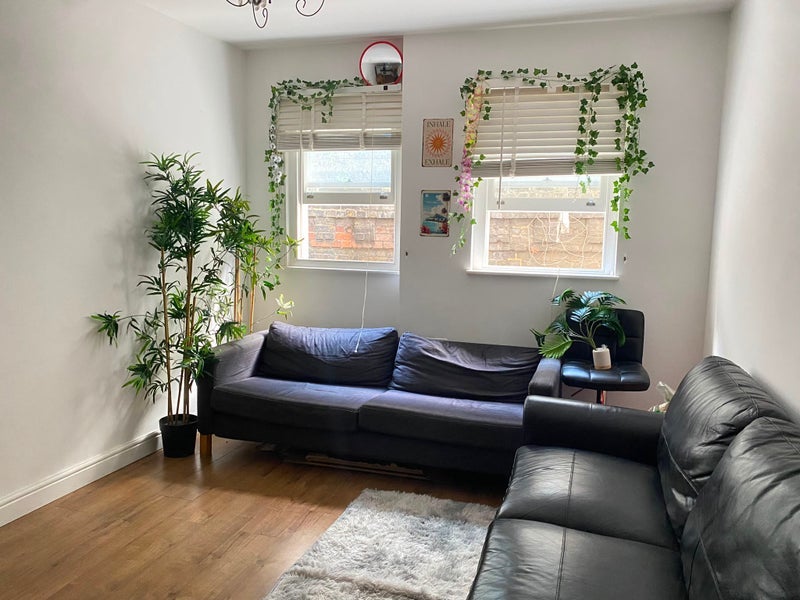 Room Coldharbour Lane in Greater London