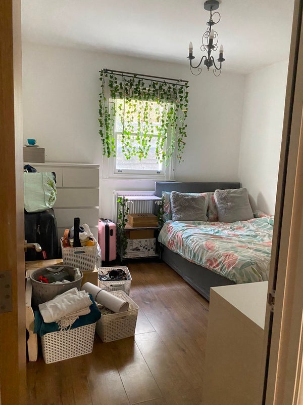 Room Coldharbour Lane in Greater London