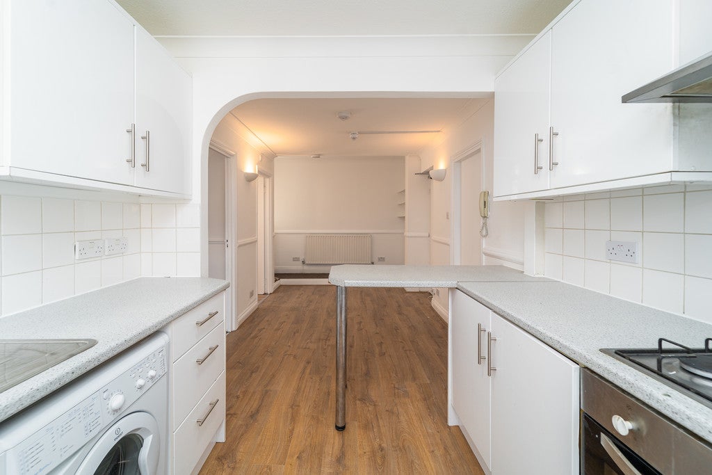 Flat Seven Sisters Road in Greater London