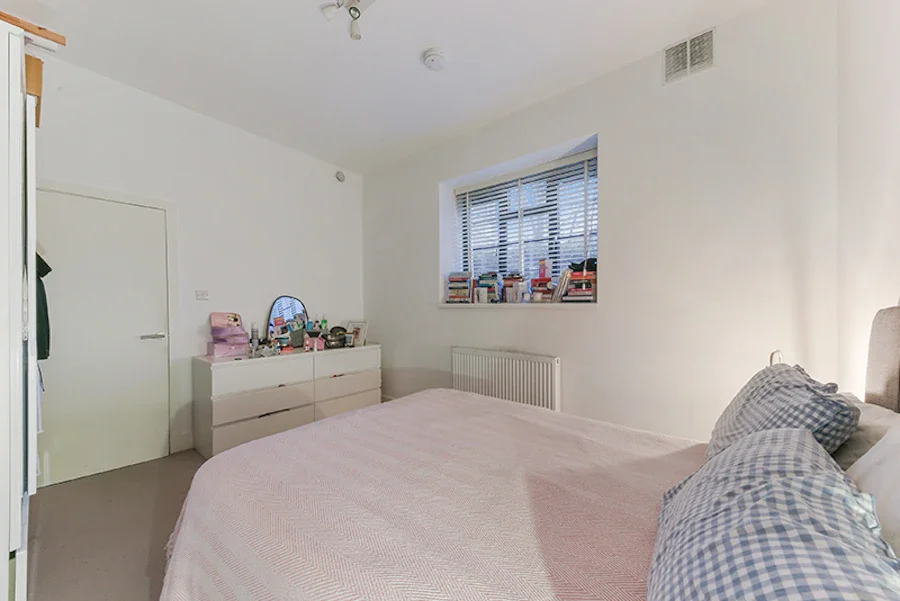 Flat D'Oyley Street in London