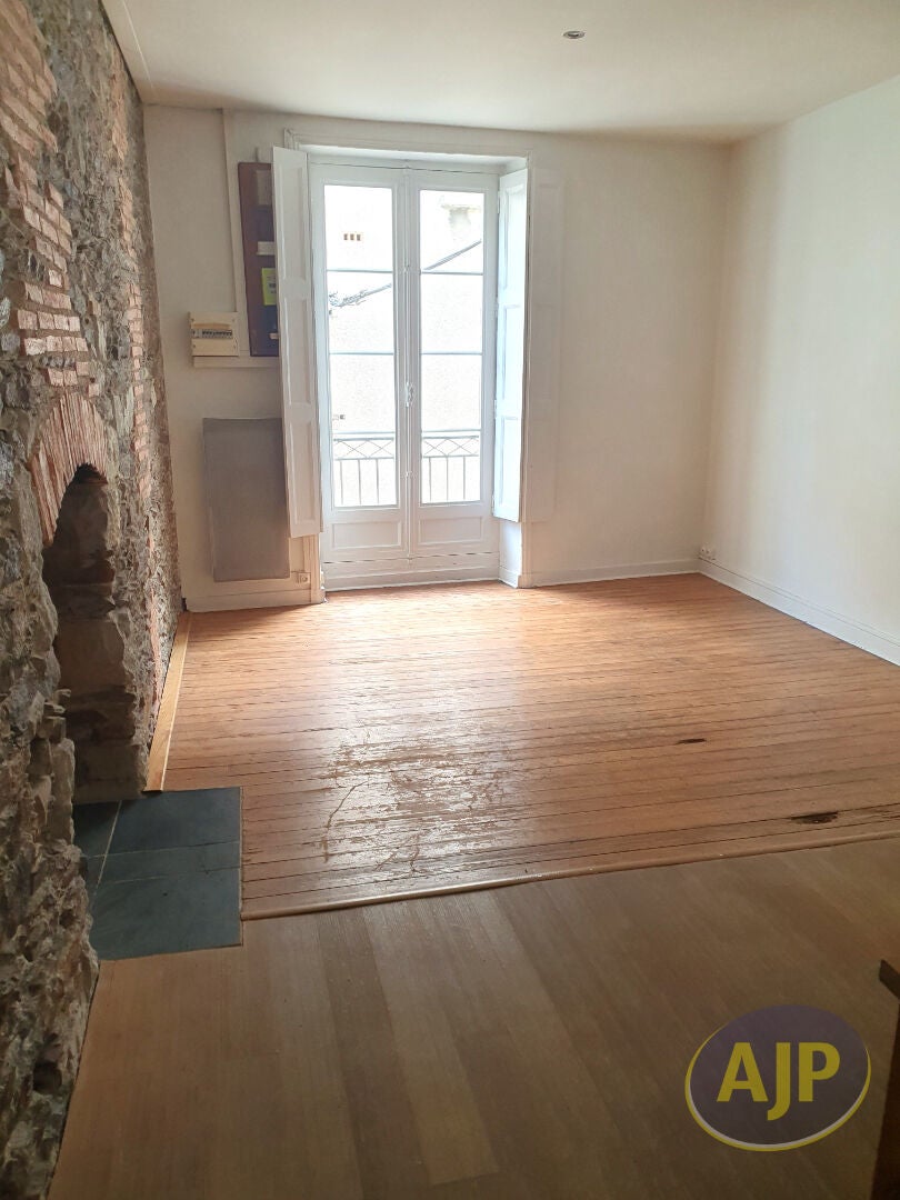 Flat Rue des Bruyères in Fontguenand