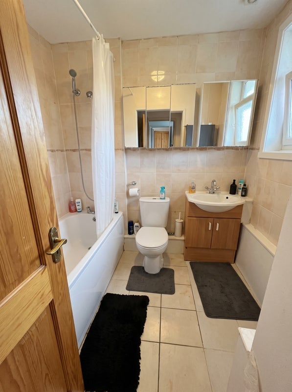 Room Hassard Street in Greater London