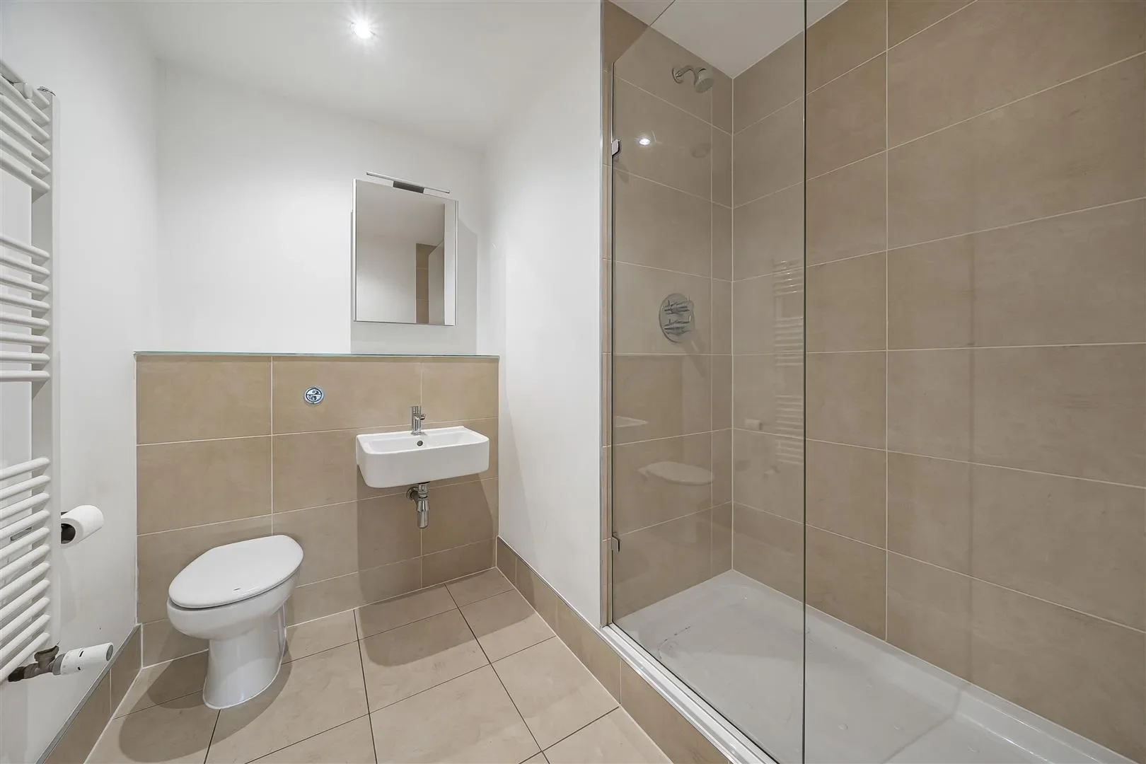 Flat Woodmill Close in Greater London