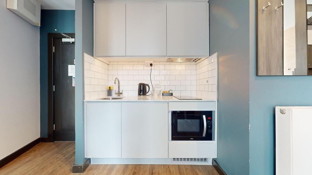 Flat Crossharbour Plaza in Greater London