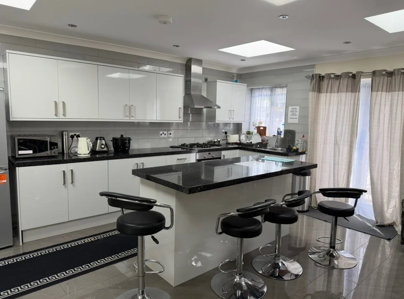 Room Elmwood Road in Slough