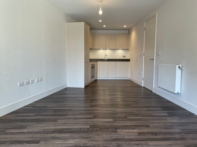 Flat Moulding Lane in Greater London