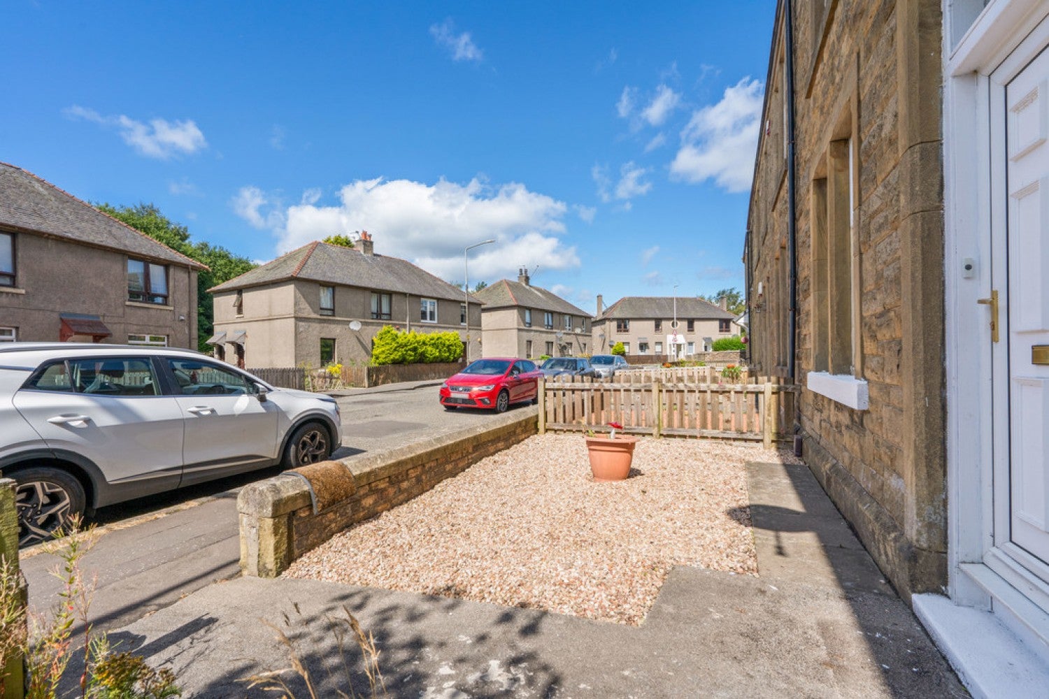 Flat Newlands Court in Bathgate