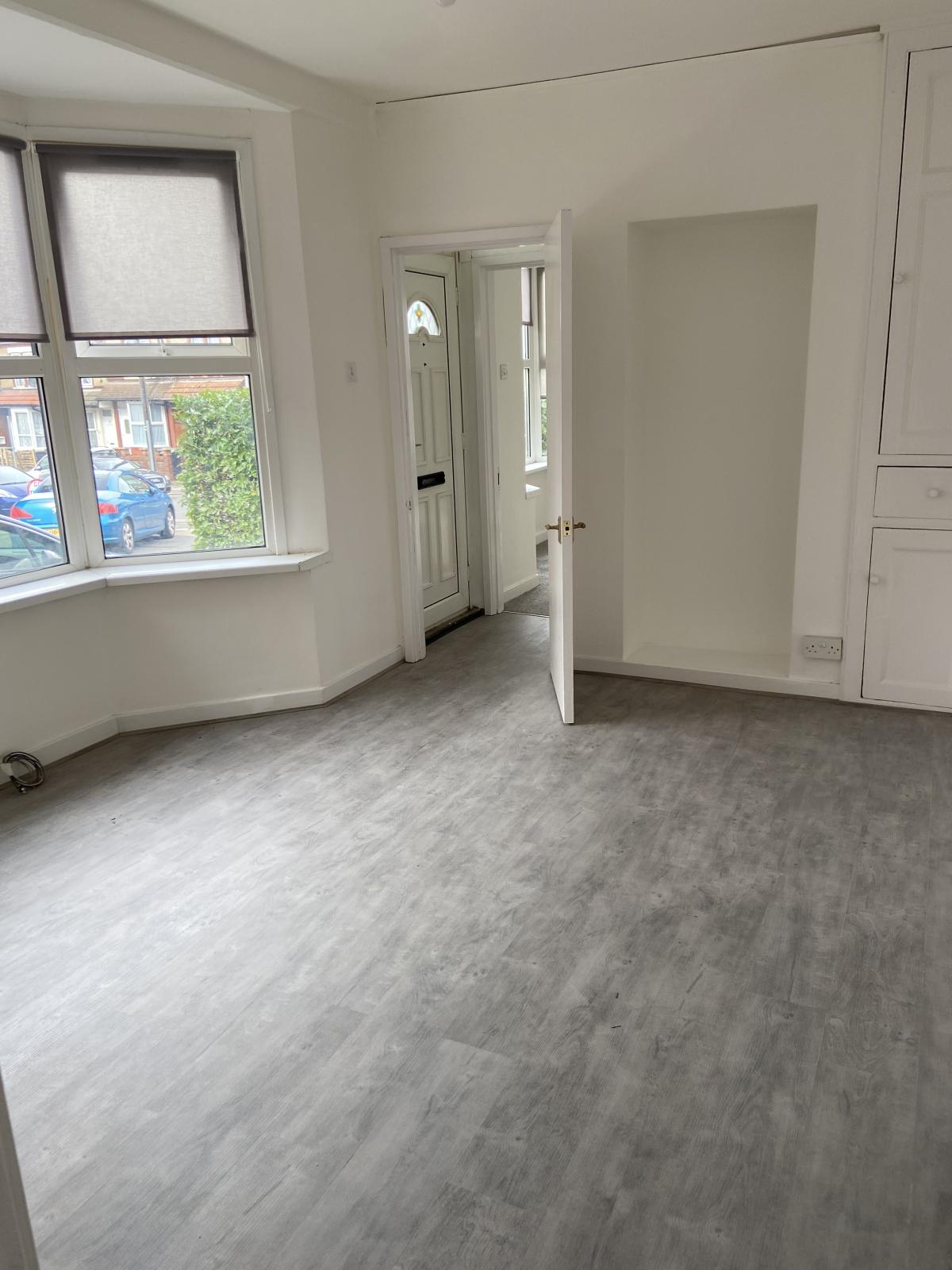 Room Butlin Road in Luton