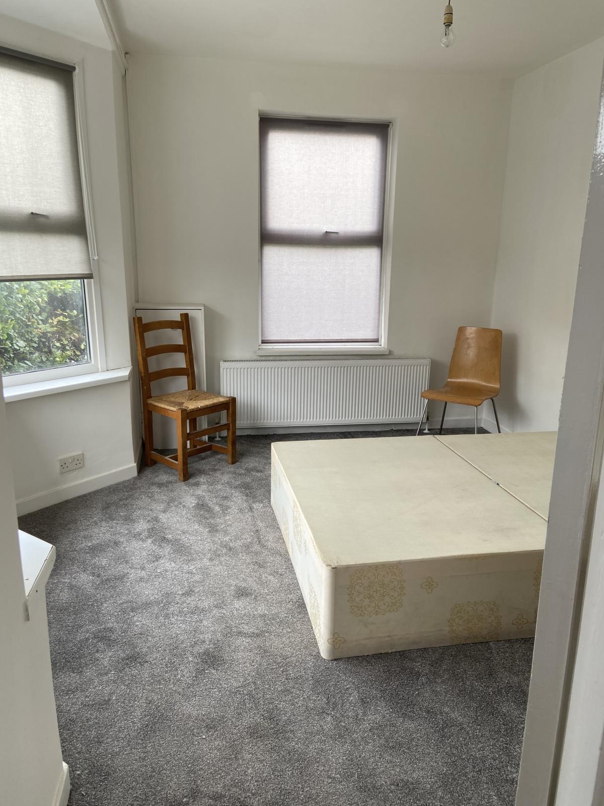 Room Butlin Road in Luton